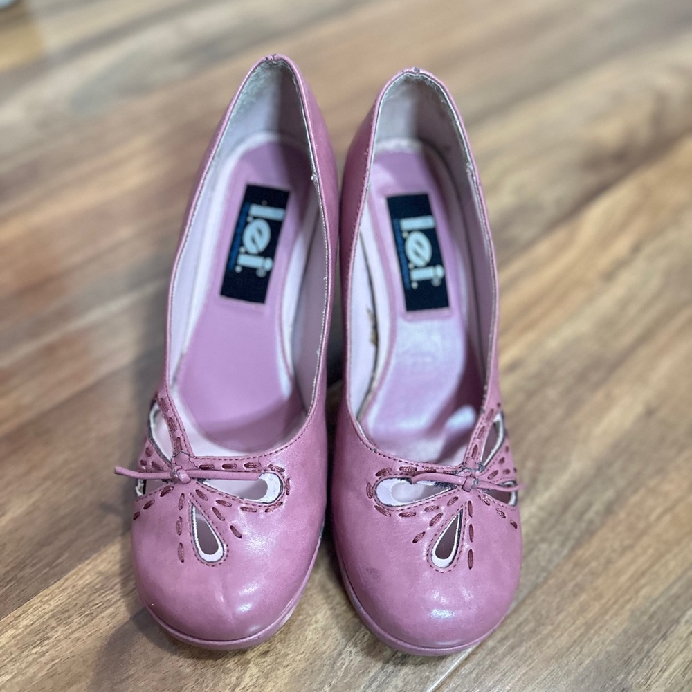 SOLD LEI Women's Pink Heels